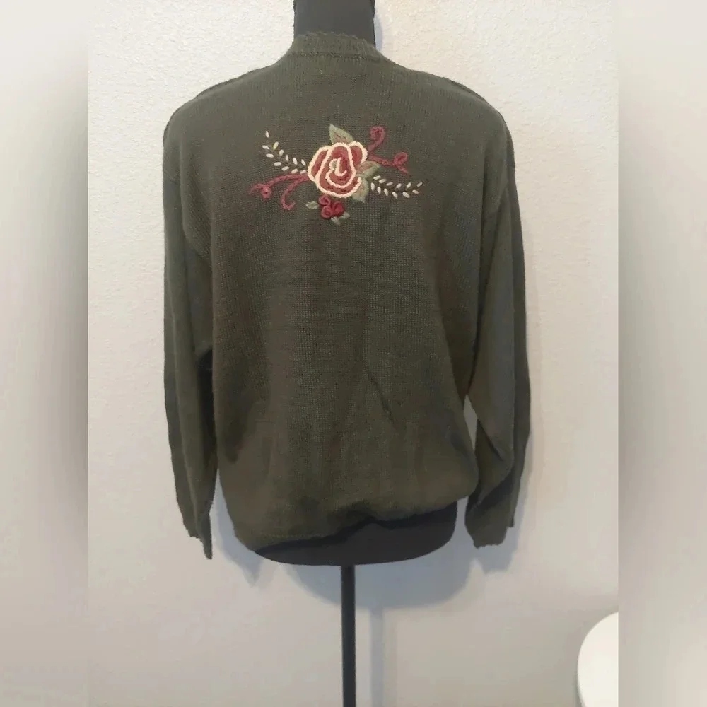 Vintage Floral embroidered Cardigan sweater Green Red  M Whimsical Classic